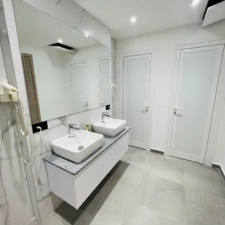 Boutique Sarande