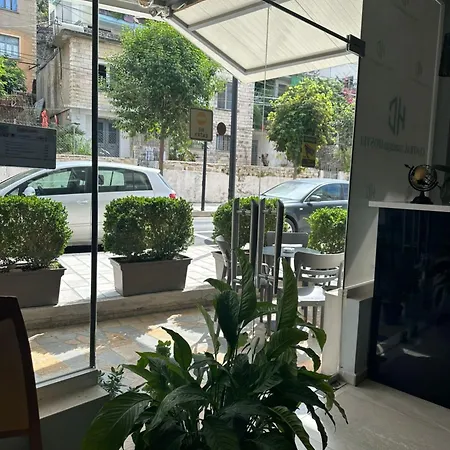 Boutique بيت شباب ساراندا