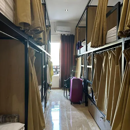 بيت شباب Boutique ساراندا