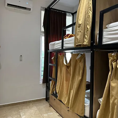 بيت شباب Boutique ساراندا